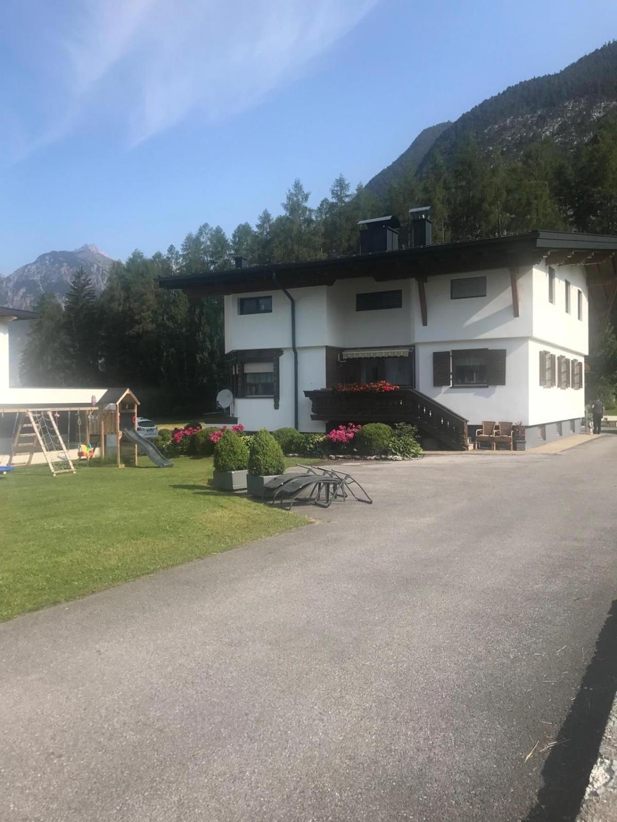 Ferienwohnungen Schleich Nassereith Exterior photo